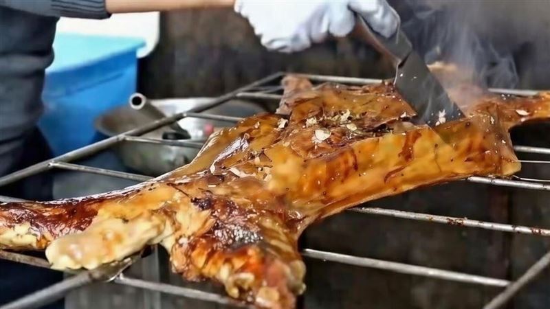 36斤羊烤完剩6.9斤?重慶烤全羊手法網傻眼