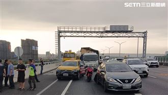 新／台74線5大小車連環撞！5人受傷送醫