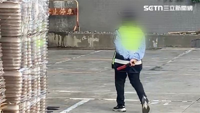 經警方組成專案小組於當日上午9時50分在廠區外、男子住處緝捕到案。（圖／翻攝畫面）