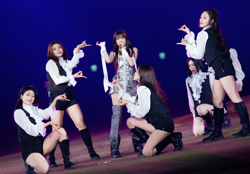 人氣韓星Sandara Park 炸翻大巨蛋台日棒球國際交流秒變個人演唱會