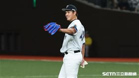 台日棒球國際交流賽，經典賽台灣隊先發投手鄭浩均。（圖／記者劉彥池攝影）