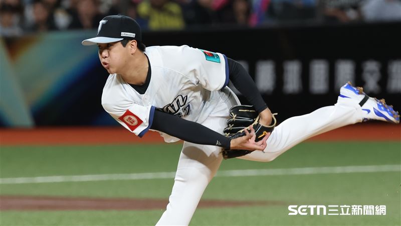 台日棒球國際交流賽，經典賽台灣隊第2任投手張峻瑋。（圖／記者劉彥池攝影）