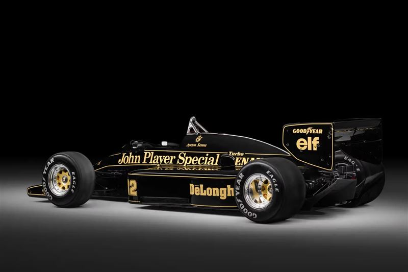 洗拿曾駕駛的Lotus 98T賽車。（圖／翻攝RM Sotheby's網站）