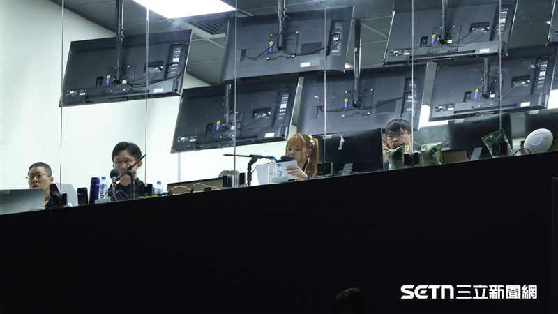 台日棒球國際交流賽，PS女孩日籍成員桃子擔任日文播報。（圖／記者劉彥池攝影）