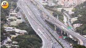 228連假首日國道車潮湧現，高公局公布連假首日10大易塞路段。（示意圖／趙文彬攝）