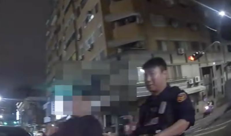 警方趕抵時林男等人早已離去，僅剩蕭男在場。（圖／翻攝畫面）