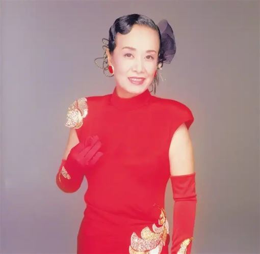 美空雲雀是日本國寶級歌手。（圖／翻攝自推特）