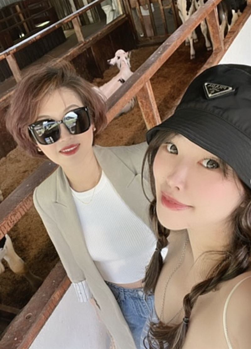 吳中純與女兒梅嬿翎母女情深。（圖／翻攝自ＩＧ）