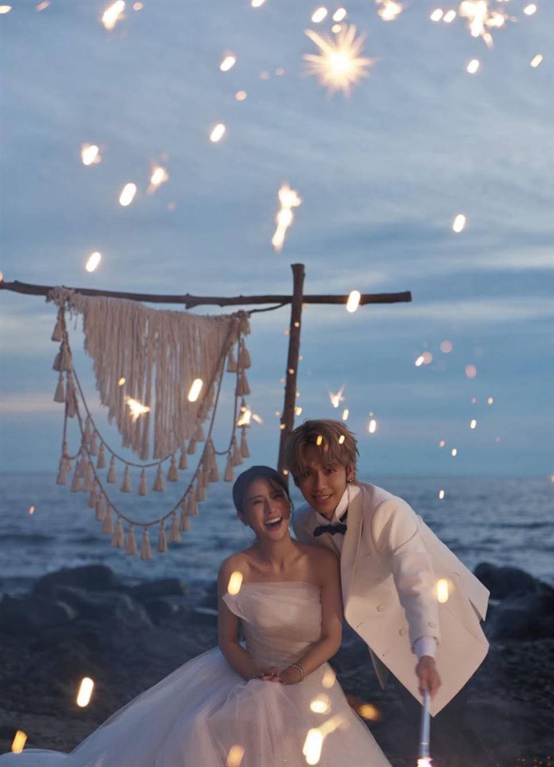 鼓鼓跟大元結婚一週年。（圖／翻攝自臉書）