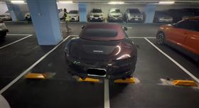 基隆,廟口夜市,博愛停車場,法拉利,管理員,停車格。（圖／翻攝畫面）