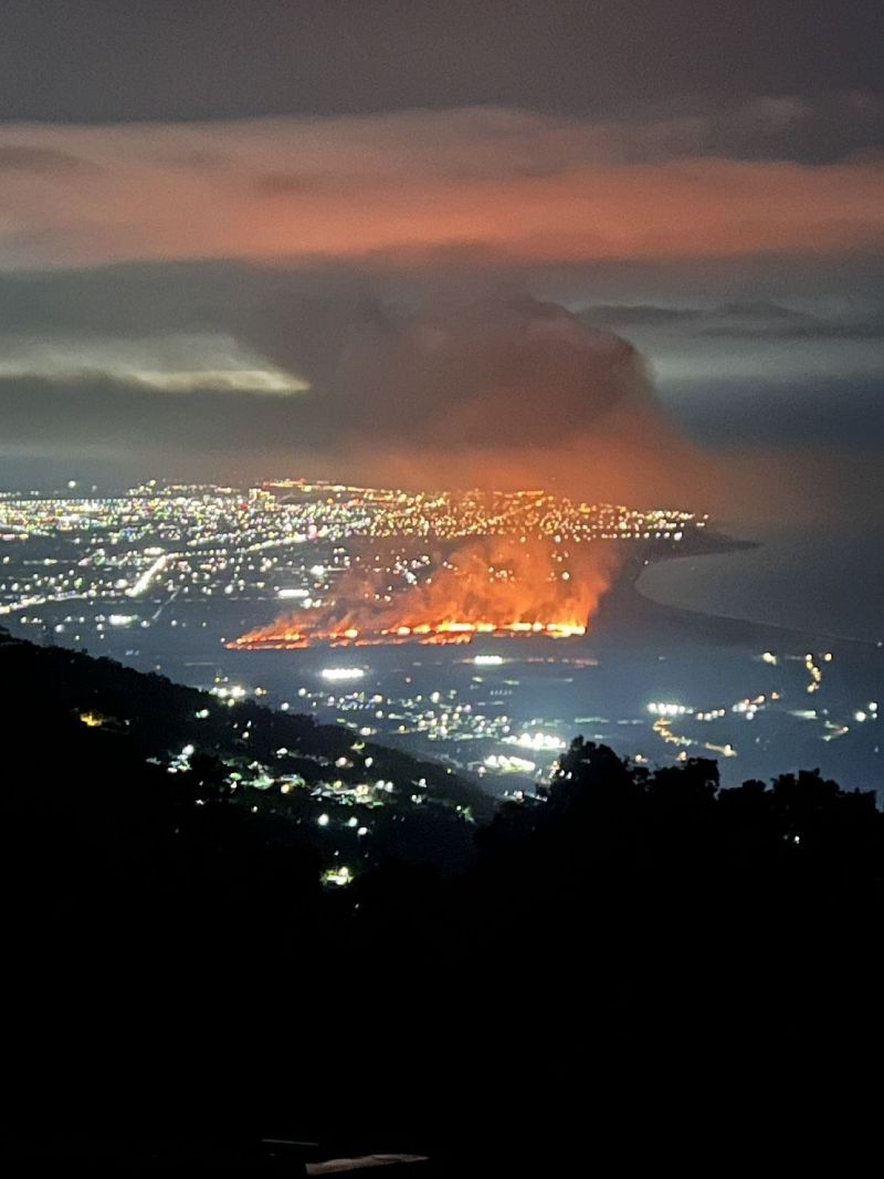 台東知本雜草火警，延燒20小時、61公頃。（圖／中央社）