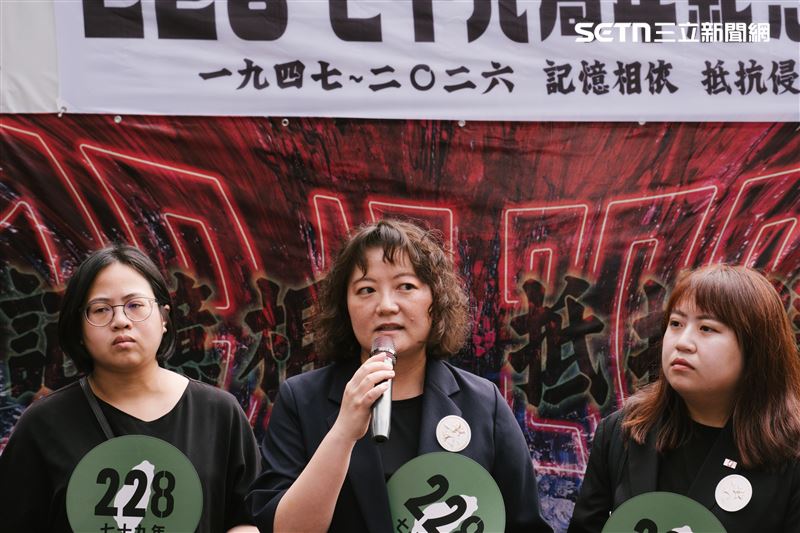 鄭南榕之女鄭竹梅（中）呼籲，希望國民黨可以誠實地面對自己過去犯下的過錯。（圖／記者楊士誼攝影）