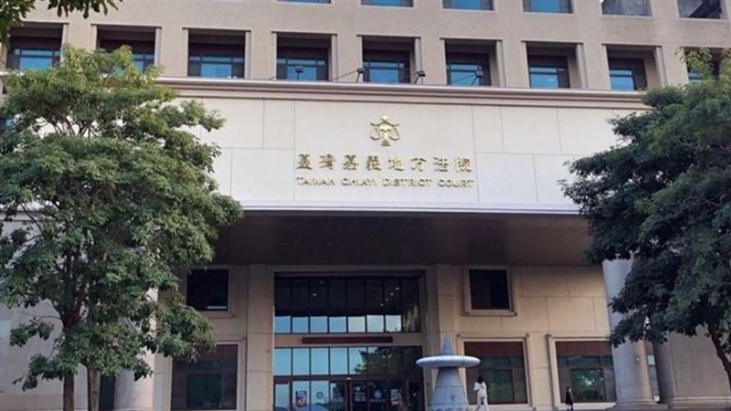 女騎士遭路樹斷枝砸中申請國賠，嘉院判准。（圖／中央社）