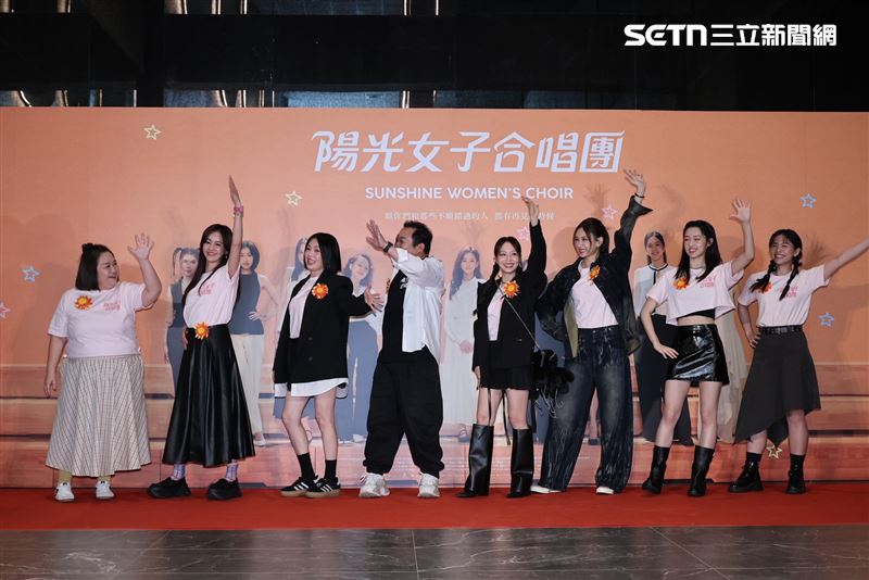 《陽光女子合唱團》迎財神活動，主演群現場跳〈練舞功〉。（圖／記者鄭孟晃攝影）
