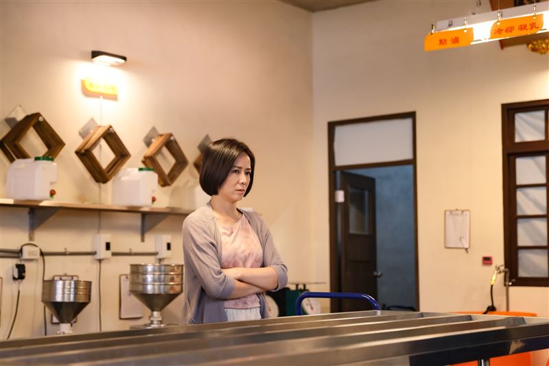 陳仙梅顛覆過往苦情形象，轉型演活「惡媳」杜嘉蓮，掀起網友兩極討論。（圖／民視提供）