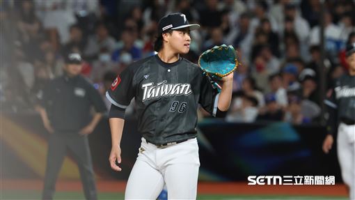 張育成差點開轟　台灣隊打15局終於破蛋了