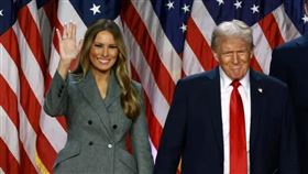 巴倫（右起）是川普和梅蘭妮亞的獨子。（翻攝X@MELANIAJTRUMP）