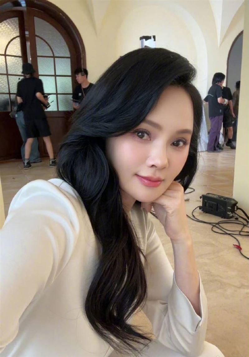 伊能靜保養得很好。(圖/翻攝自微博)