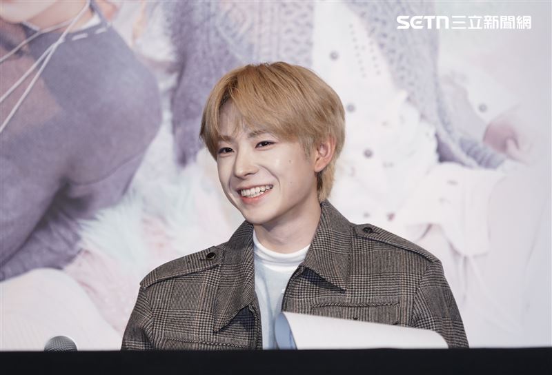 YUSHI因應馬年說出「妳是我Horse花生」,讓全場記者驚呼、大讚有梗。(圖/記者趙于瑩攝影)