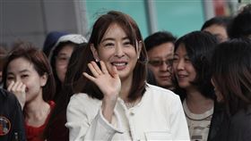 賈永婕主持台北101新春團拜（1）台北101董事長賈永婕（中）25日上午在101大樓門口出席台北101新春團拜活動，賈永婕揮手致意。中央社記者吳家昇攝 115年2月25日