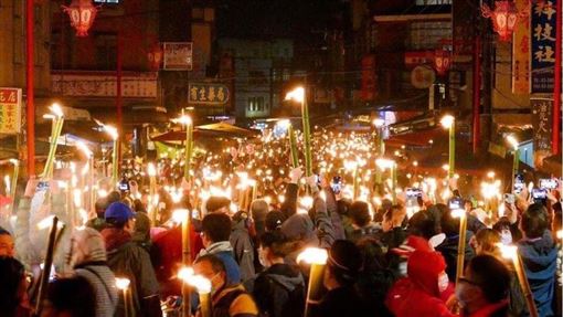 北埔油笐火點亮龍脈　日本天狗太鼓助陣