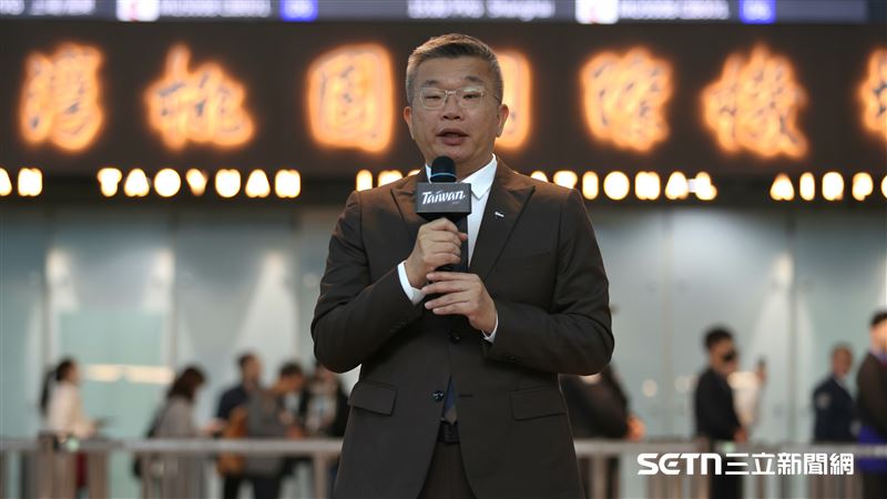 WBC台灣代表隊出發前往宮崎，中職會長蔡其昌在機場受訪。（圖／記者劉彥池攝影）