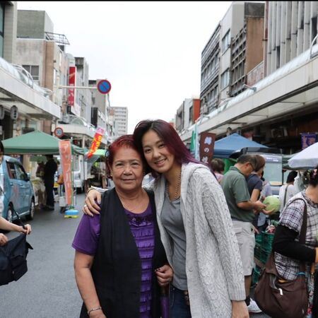 劉雨柔曬出跟阿嬤合照。（圖／翻攝自IG）