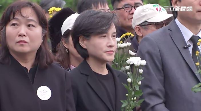 鄭麗君赴林家墓園追思（圖／翻攝畫面）