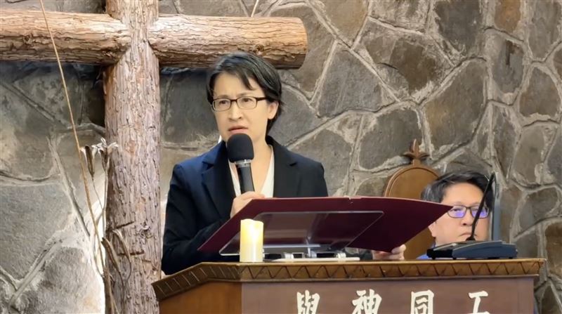 赴義光教會追思 蕭美琴:做台灣人很辛苦