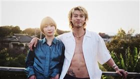 竹內涼真爆熱戀土居志央梨。（圖／翻攝自IG）