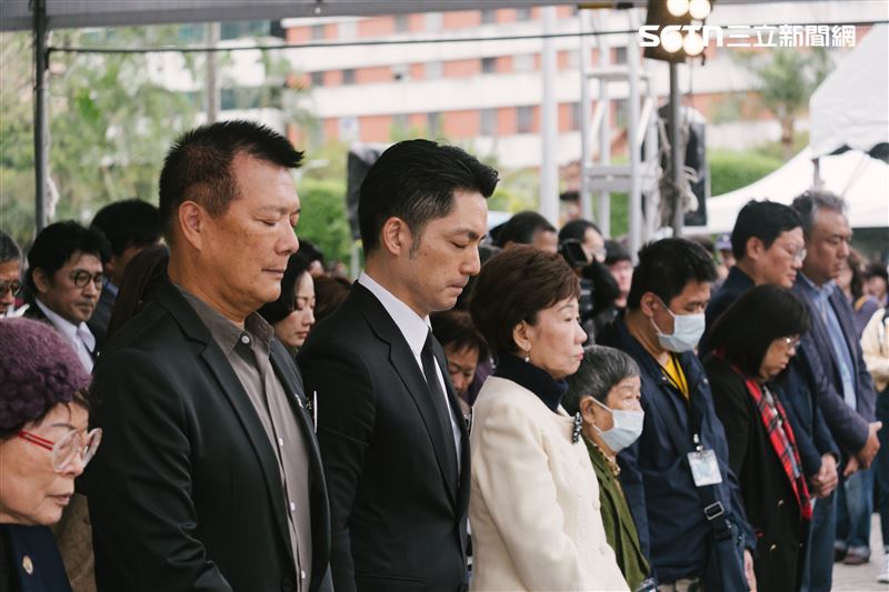 蔣萬安出席二二八事件追思儀式，與呂秀蓮同框，並以市長身份向受難者及其家屬致歉。（圖／記者楊士誼攝影）