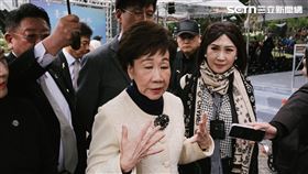 罕見同框蔣萬安紀念二二八，呂秀蓮稱讚蔣萬安「表現非常誠懇」。（圖／記者楊士誼攝影）