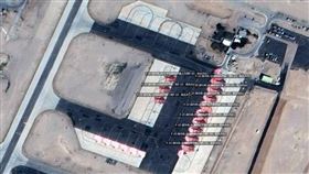 中國曾公開美軍11架F-22匿蹤戰機停在以色列基地的照片，警告「別對伊朗動手」的意味濃厚，但伊朗還是被炸。（圖／翻攝自X@manniefabian）