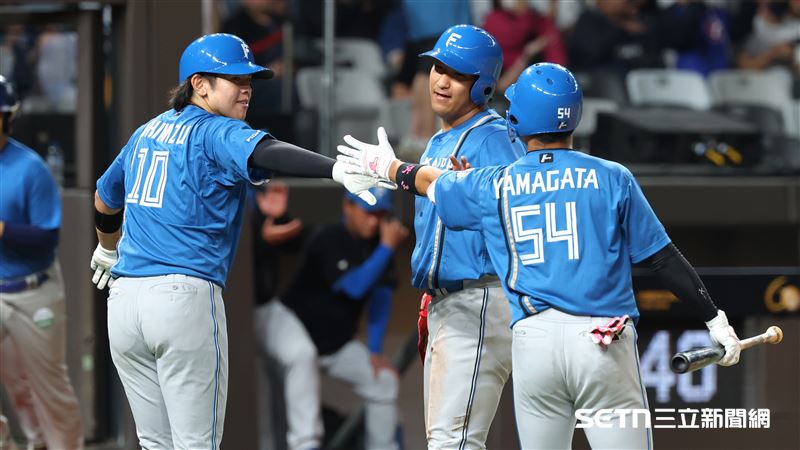 台日棒球國際交流賽，北海道火腿鬥士隊取得大幅領先。（圖／記者劉彥池攝影）