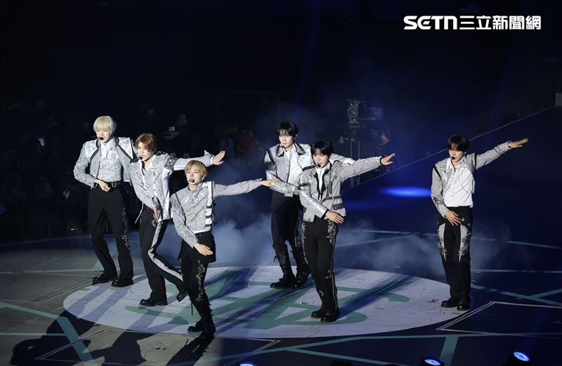 NCT WISH展現刀群舞實力。(圖/記者鄭孟晃攝影)