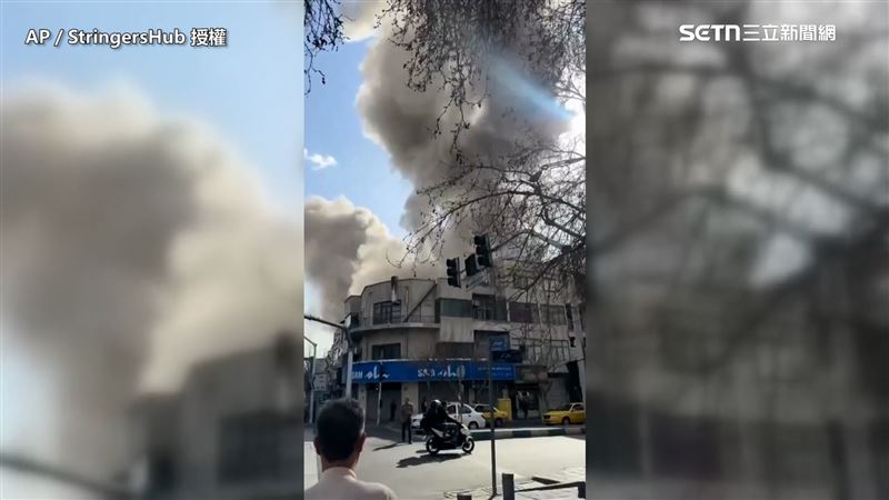 美國與以色列稍早聯手空襲伊朗。（圖／AP／StringersHub 授權）