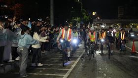 民眾黨,柯文哲,腳鐐,道路,交通,路權,二二八和平紀念公園,羈押,單車（圖／翻攝自民眾黨臉書）