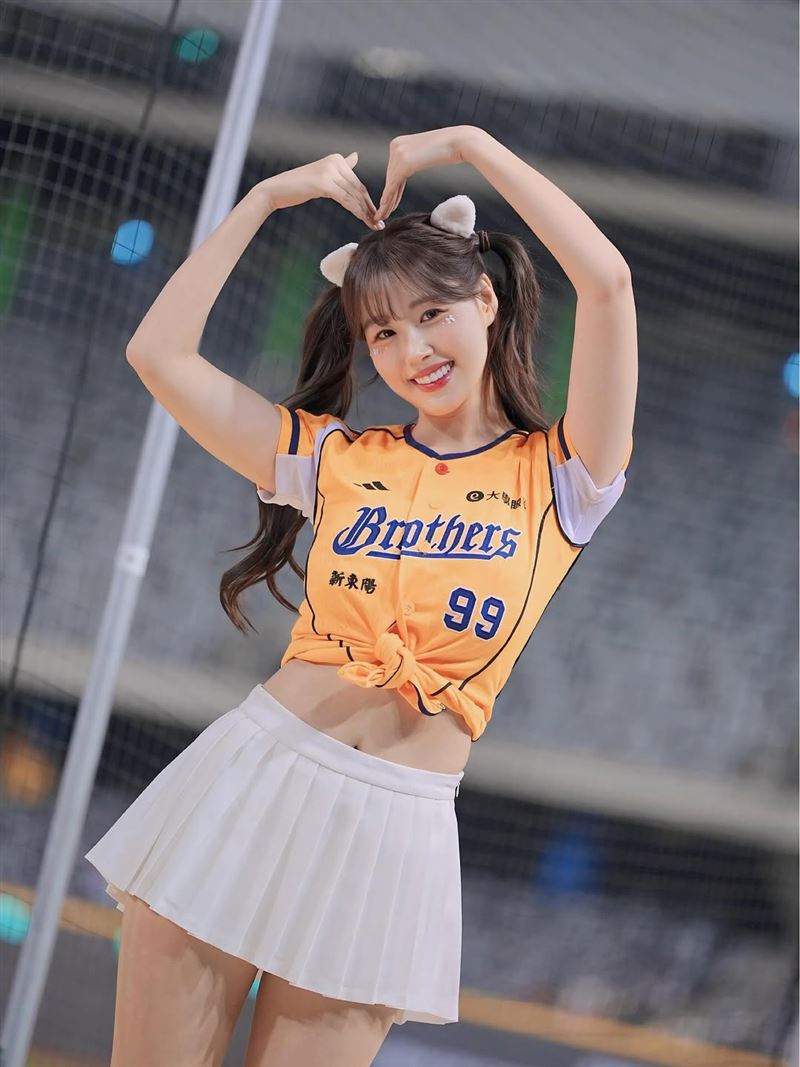 中信兄弟有「仁川女神」之稱的韓籍女神金渡兒。（圖／翻攝自IG @doa_1224）