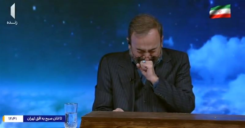 伊朗國家電視台主播在報導哈米尼死訊時泣不成聲。（圖／翻攝畫面）