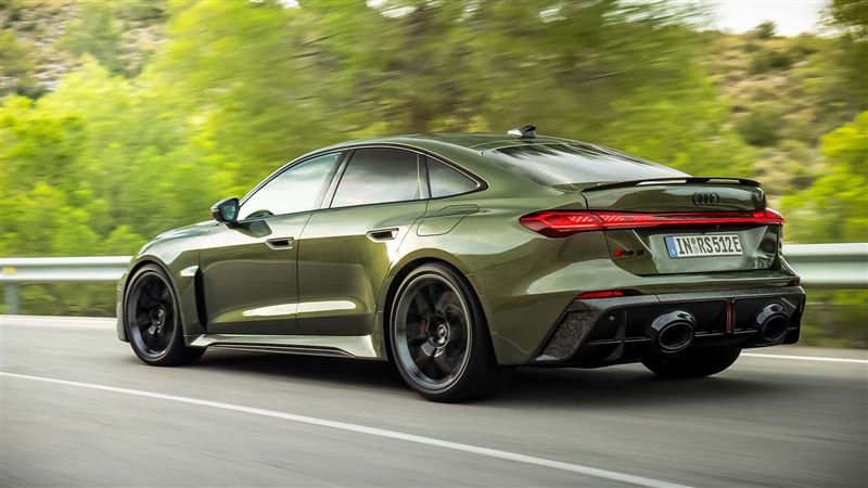 動力輸出503匹，再結合174匹電動馬達，綜效高達630匹。（圖／翻攝Audi網站）