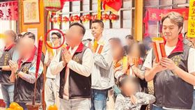 不少藝人現身團拜，包括陳大天、柯大堡，紅圈者為王子（圖／翻攝自大溪鳳山寺廣澤宮臉書臉書）