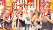 王子粿粿婚外情後首合體！現身宮廟團拜