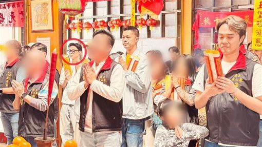 王子粿粿婚外情後首合體！現身宮廟團拜