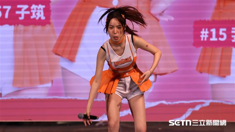 2026統一獅啦啦隊UniGirls新成員培根才藝表演模仿猩猩。（圖／記者劉彥池攝影）