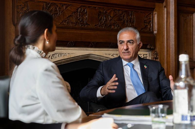 伊朗前國王之子巴勒維（Reza Pahlavi）長期流亡美國，但仍經常替伊朗民眾發聲。（圖／翻攝自X平台 @PahlaviReza）