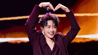 張棟樑唱一半送現金！幸運粉絲獨得大紅包