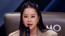 白智榮坦言無數次整形過後，自己發現鼻子形狀已經變形。（圖／翻攝自IG @baekzyoung）