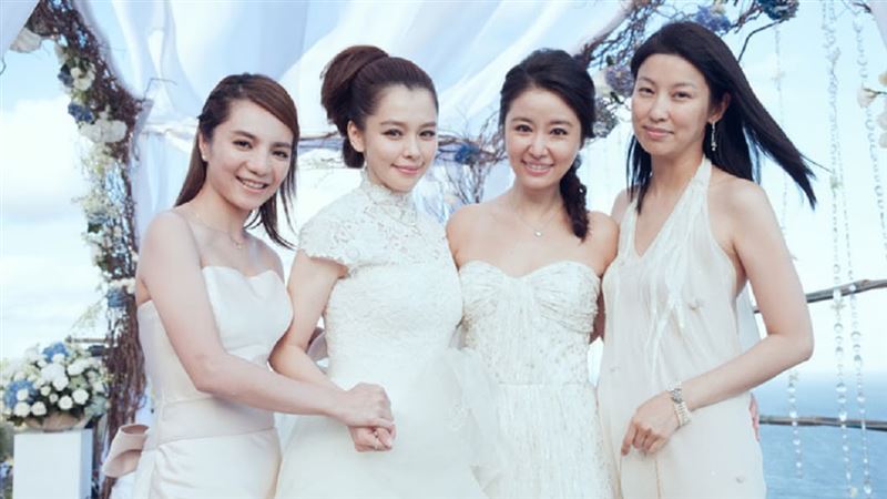 徐若瑄當年結婚時,王思涵(左)是搭任她的伴娘。(圖/翻攝自微博)
