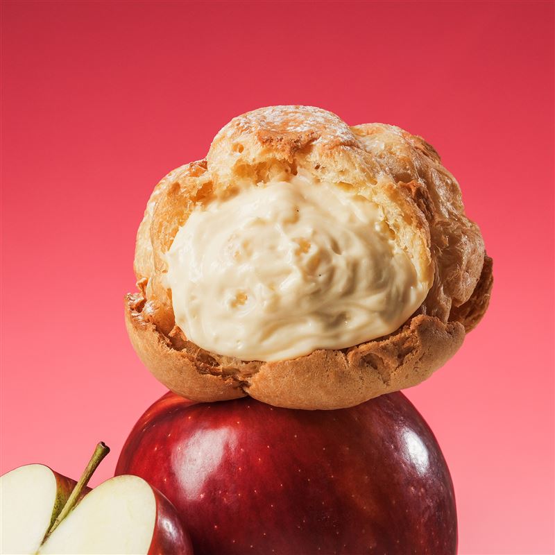 beard papa&rsquo;s「焦糖蘋果泡芙」3月限時登場。（圖／品牌業者提供）