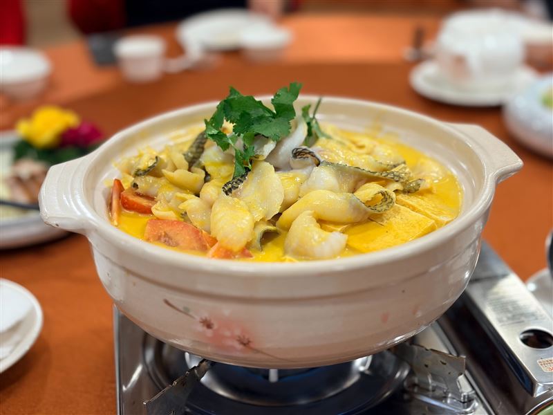 統一谷關-夢饗餐車主餐金湯雙鮮鍋。（圖／飯店旅宿業者提供）